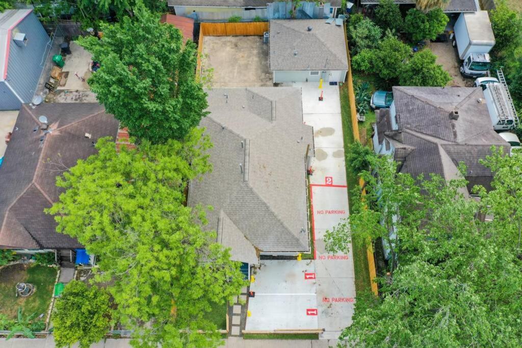 Cosmic Studio At North Downtown Villa Houston Exterior foto