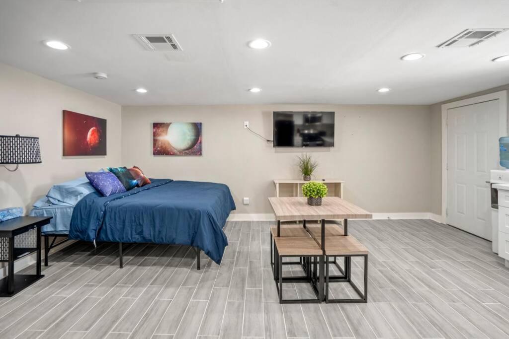 Cosmic Studio At North Downtown Villa Houston Exterior foto
